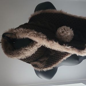 Knitted and Faux Fur Snood